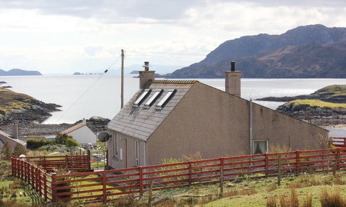 Lewis and Harris Cottage | Shiantview Cottage - Magnificent Sea Views