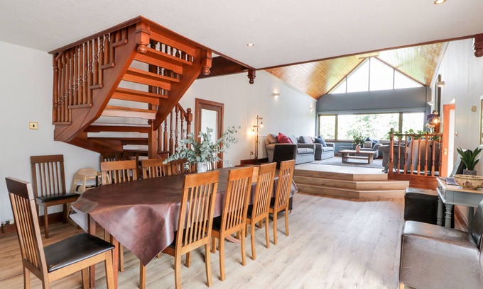 Falkirk Cottage | Shieldhill Farm House