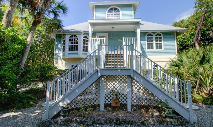 Heron's Landing House | Shimmering Shells: Island Oasis Nestled in Bayou!
