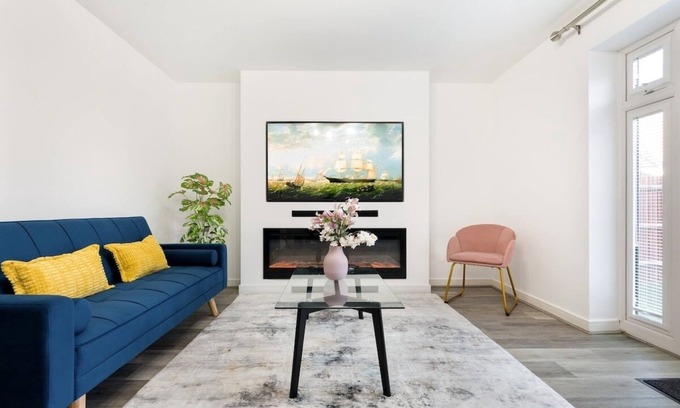 Shinfield House | Shinfield Studio Luxury Stay - 2 Parking - 20% Off