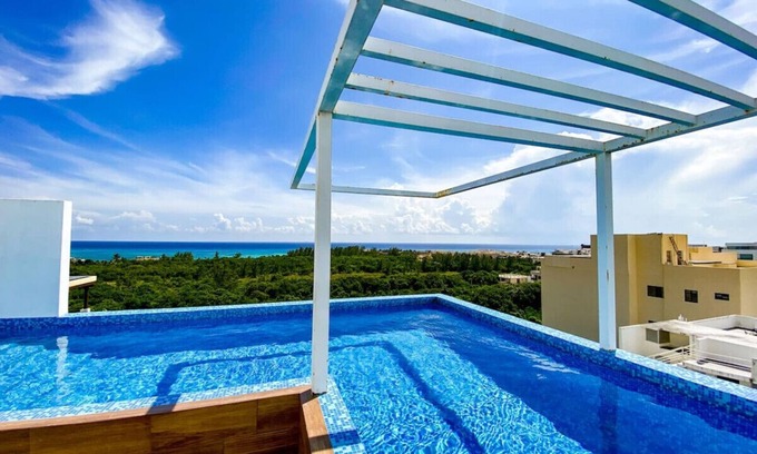 Luis Donaldo Colosio Apartment | Shiny Studio on 5th Ave w/Pool+Gym Steps to Beach