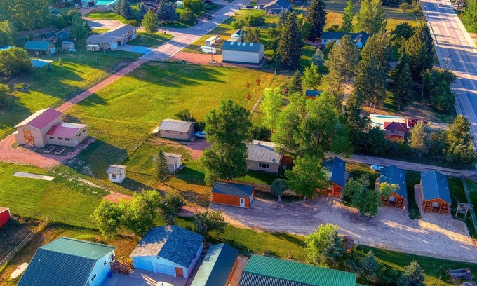 Dayton Villa | Shire Valley Villa, Base of the Bighorns Retreat