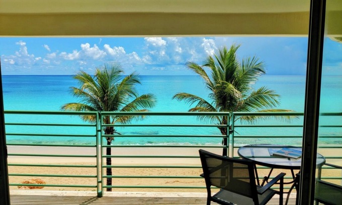 Simpson Bay Condo | ☀️⛱️🌴👙Shore Thing - Beachfront 1 Bedroom Condo - Feet in the sand!