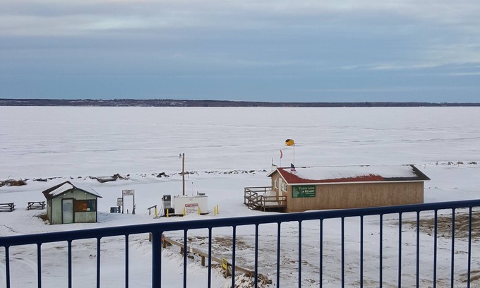 Tobin Lake Hotel | Shorebird Inn