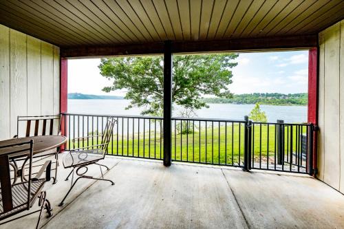 Kimberling City House | Shorefront Escape at TRL