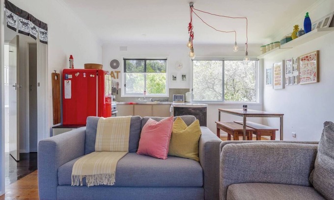Somers House | Shoreline Sanctuary A Retro Family Beach Shack