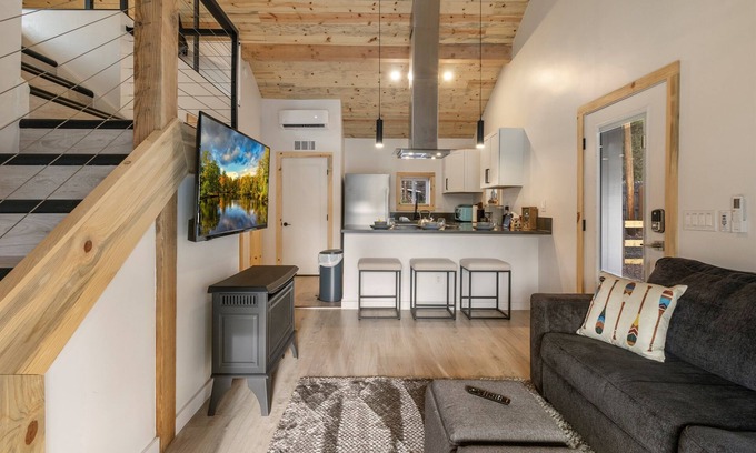 Pinetop-Lakeside Cottage | Shoreline Village Cabin 3