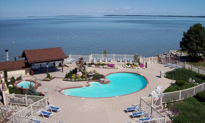 Port Clinton Condo | Shores #48: 3 BR / 2 BA Sleeps 8