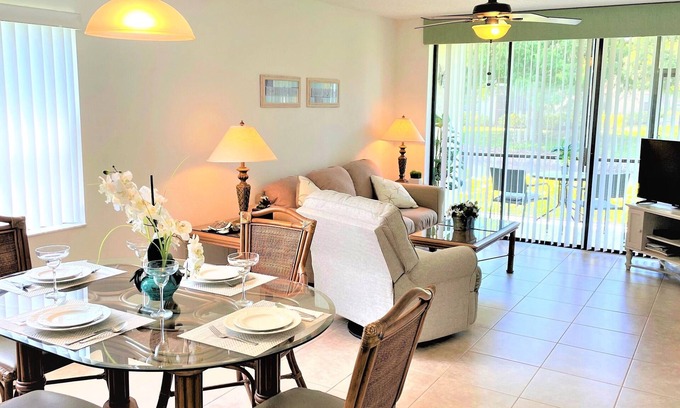 South Bradenton Condo | Shorewalk Bella Rosa Villa- 2 heated jacuzzis & pools near IMG/beaches