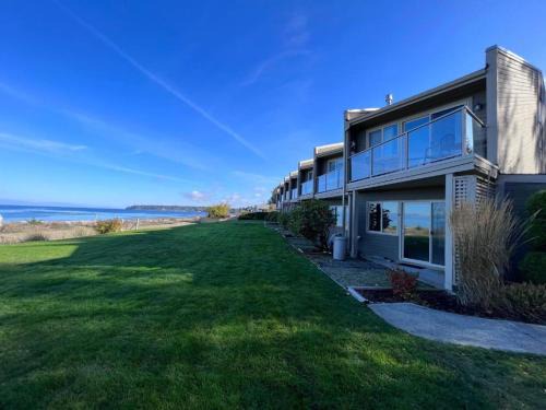 Regional District of Nanaimo House | Shorewater Resort, Qualicum Beach