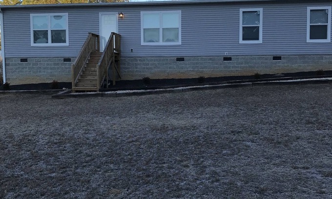 Henrico House | Short drive or walk to public fishing park