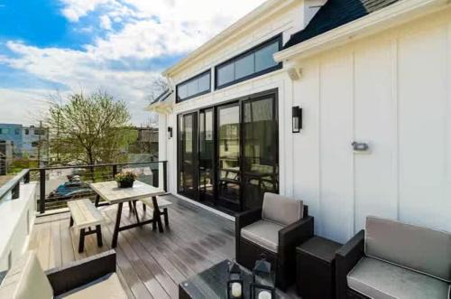 Italian Village House | Short North Convention Garage Parking!