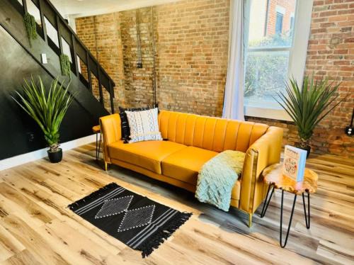 Italian Village House | Short North Convention King Bed Free Parking!