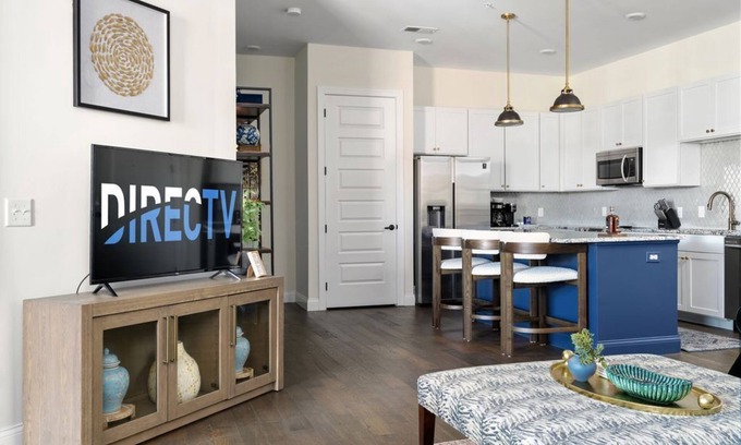 Short North Apartment | Short North Penthouse | Free Parking | No Steps!
