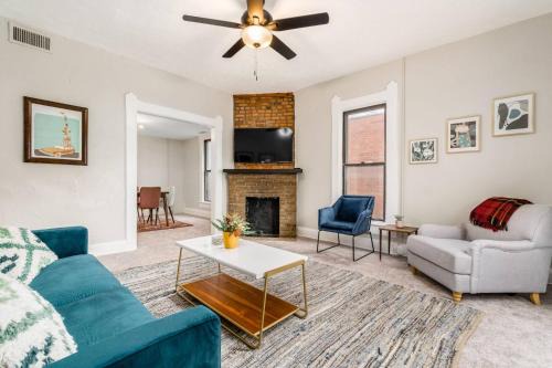 University District House | Short north- STEPS to High St -Private Parking-OSU