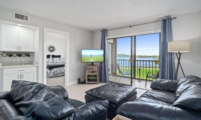 Port Richey Condo | Short term, long term rental welcome.90 day minimum stay on the Gulf.