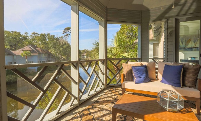 Kiawah Island Villa | Short Walk to Beach. Sun Soaked, Newly Renovated, Bright & Modern Villa with Lagoon Views.