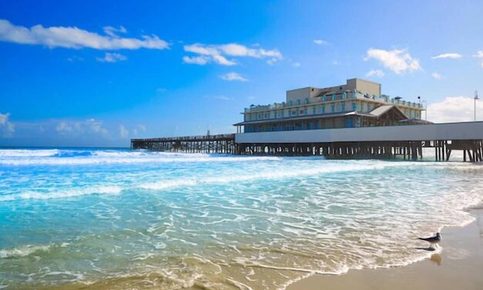 Brush - Stewarts Hotel | Short Walk to Daytona Beach Boardwalk! Three Comfortable Units, 2 Pools and Spa