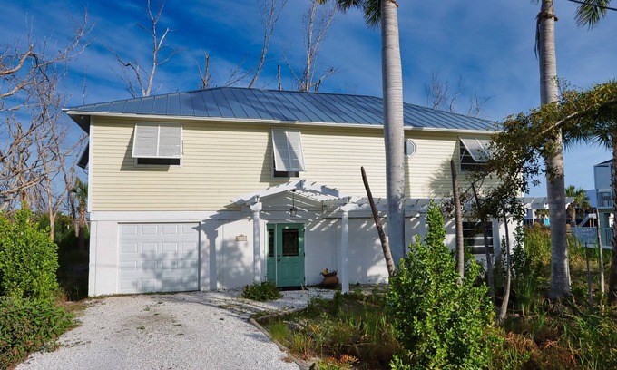 Sanibel House | Short Walk to The Beach! Anhinga House at Sea Oats