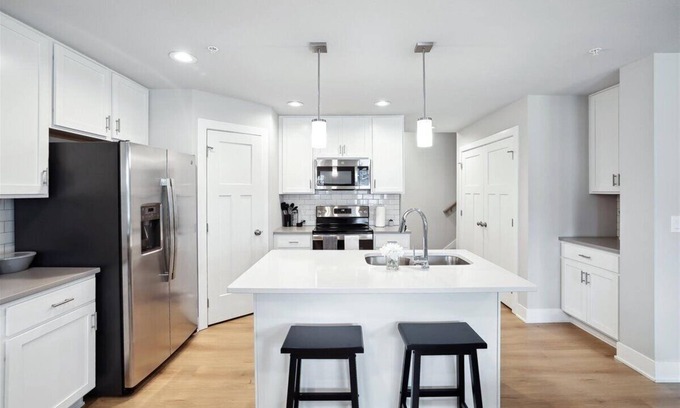 Norwalk House | Shortstop and Stay….and make yourself at home!