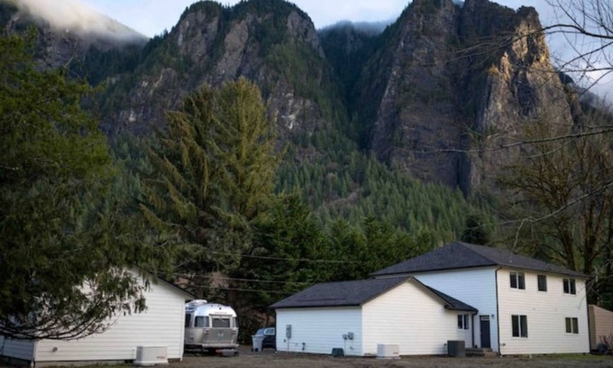 North Bend House | Si View.