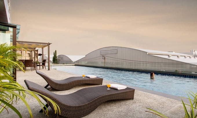 Racha Thewa Hotel | Siam Mandarina Bangkok Suvarnabhumi Airport Hotel (Free Shuttle)