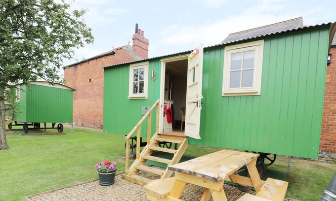 Wigton Cottage | SIAN'S REST, pet friendly, with open fire in Bowness-On-Solway