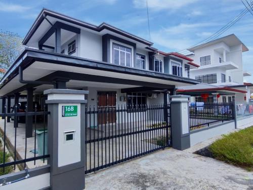 Sibu House | Sibu T2 Homestay, 4 Bedrooms