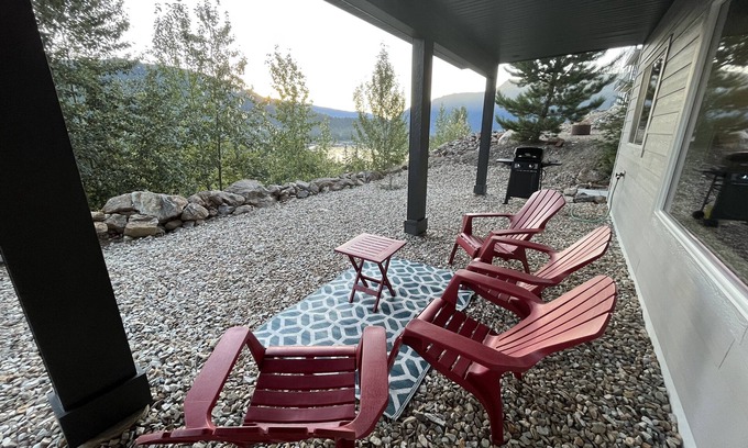 Sicamous Apartment | Sicamous Lake View Hideaway