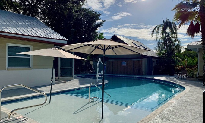 Siesta Key House | Siesta Heron Suites & Villas