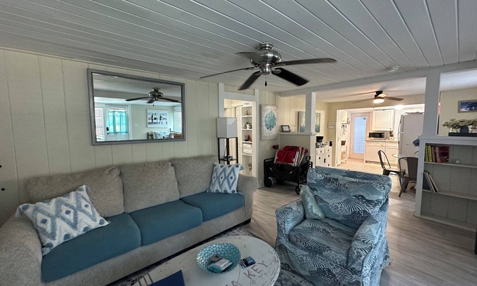 Siesta Key Village House | Siesta Key- 2 Bed 1Bath Villa,1500 ft from Beach, Barefoot Bungalows -"GULL"