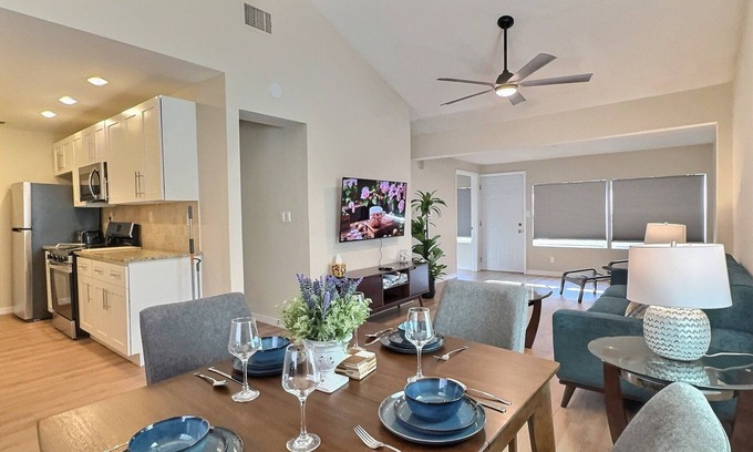 Siesta Key Cottage | Siesta Key Beachside Getaway Cottage Walking Distance to Beach and Village