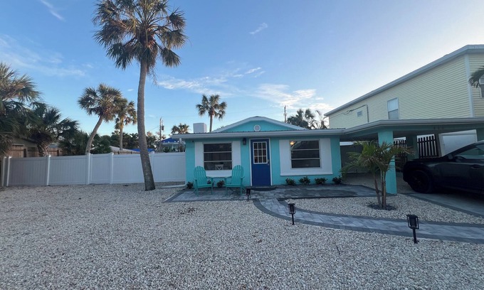 Siesta Key Cottage | Siesta Key Cottage one block to village, 3 blocks to beach, Private heated pool