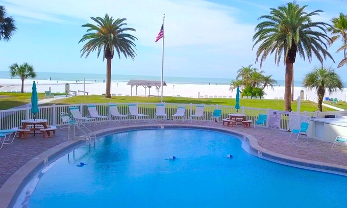 Siesta Key Condo | Siesta Key GULF SIDE~#100 - Peaceful Private Condo, 3 Pools, Jamaica Royale