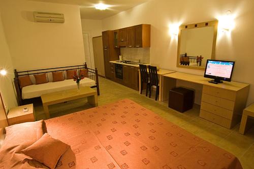 Pefkos Apartment | Sifis Studios Pefkos