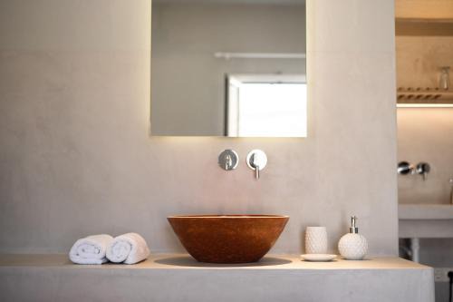 Vathi Apartment | SifnosLiving - Joy