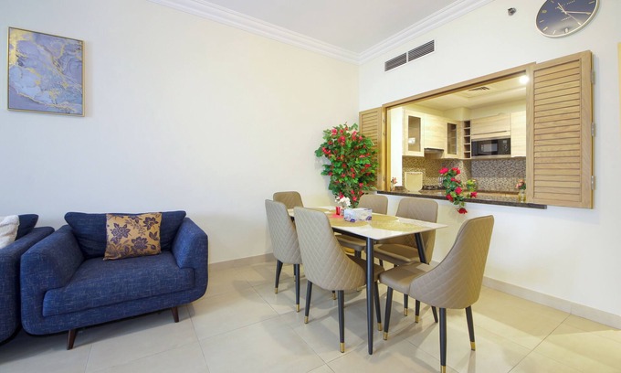 Dubai Apartment | Silk Valley - Luxury 1B with pool access