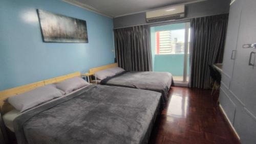 Silom Apartment | Silom room 40 sqm with 2 Queen beds for 4 persons