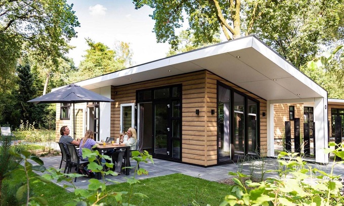 Lunteren Ski Chalet | ✓ Silva at Landgoed De Scheleberg ✓ Holiday home for 4 people ✓ Located in Lunteren (Gelderland) ✓ Holiday resort in the Veluwe region ✓ Book directly at the resort