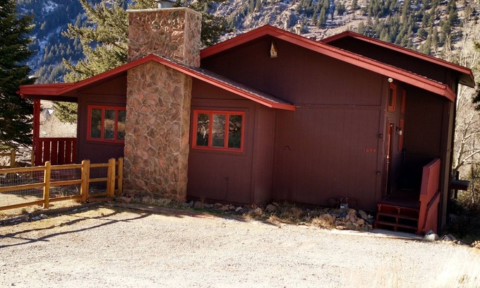 Georgetown House | Silver Cloud Cabin - Pet Friendly! - 15 minutes to Loveland