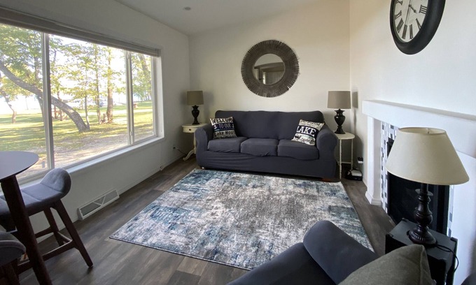 Battle Lake House | Silver Lake Escape