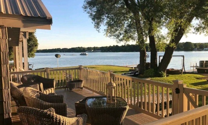 Perry Cottage | Silver Lake Luxury close to Letchworth State Park