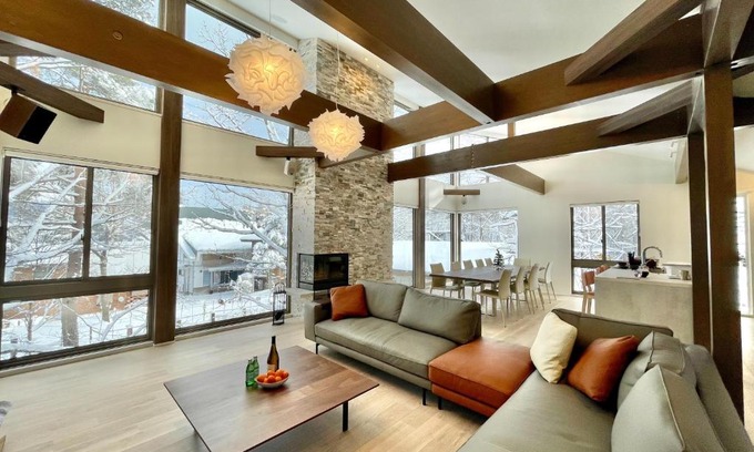Echo Land House | Silver Maple Chalet by Hakuba White Fox Company
