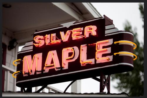 Bridgeport Hotel | Silver Maple Inn