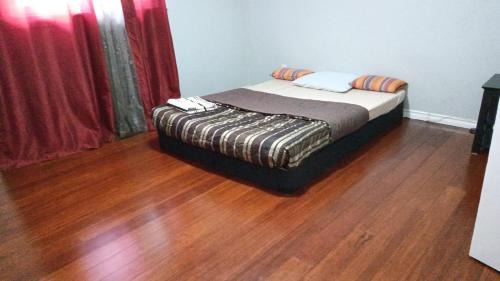 Brampton House | Silver Oaks Guest House - Near Toronto