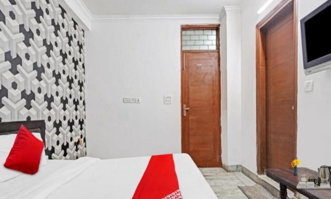 Malviya Nagar Hotel | Silver Villa