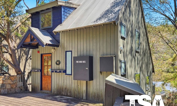 Thredbo Ski Chalet | Silverwood Chalet - Central Village