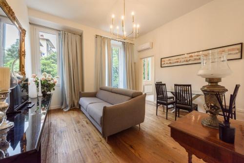 Santa Maria Novella Apartment | Silvy & Paul apartment by MMega