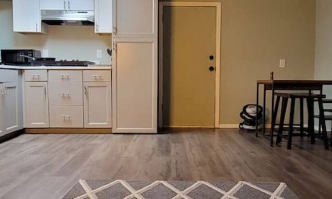 Bartow Apartment | Simple Apartment in quiet suburb