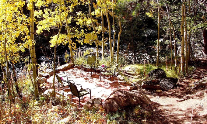 Lyons Cabin | Simple mountain cabin on the banks of the mighty Saint Vrain Creek
